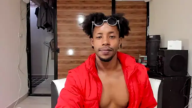 AlejoKhalifa  online show from January 25, 2025, 11:44 am