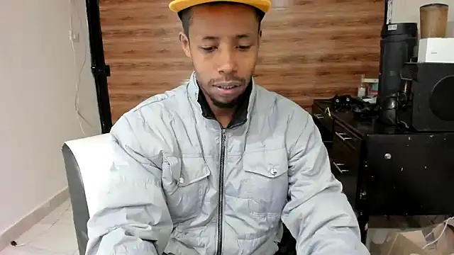 AlejoKhalifa  online show from January 26, 2025, 12:11 pm