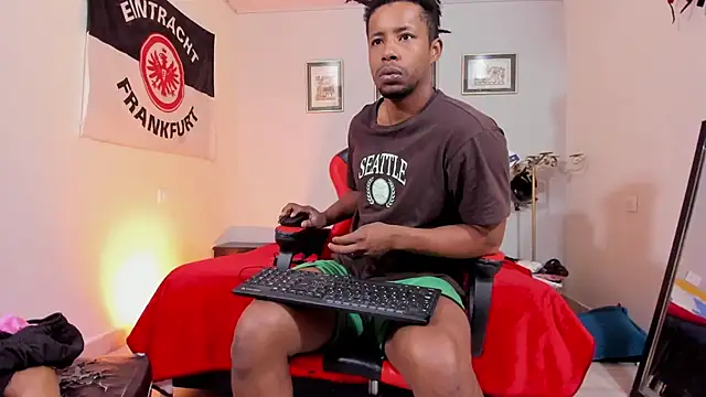 AlejoKhalifa  online show from September 15, 2025, 10:37 am