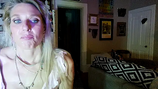 Glamazonx online show from March 3, 2026, 1:23 am