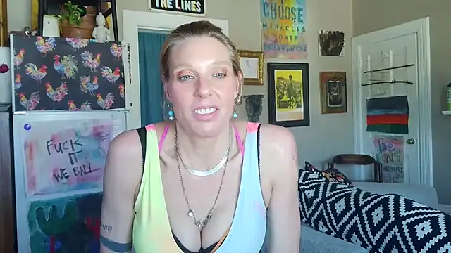 Glamazonx online show from March 19, 2026, 7:40 pm