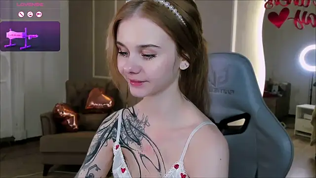 Britney Lynch online show from February 4, 2025, 8:38 pm