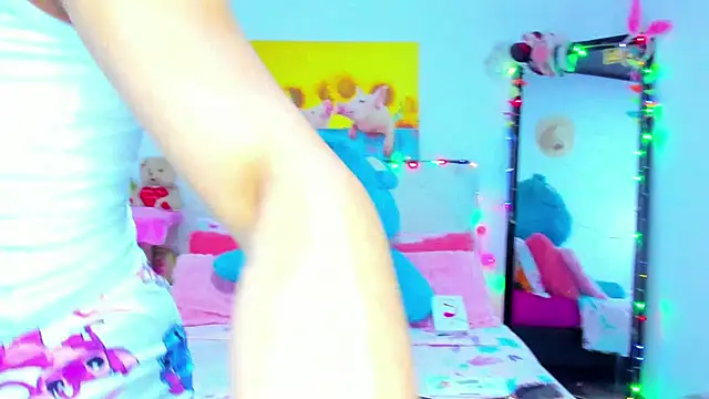 Candy Candy   online show from November 17, 2025, 2:17 am