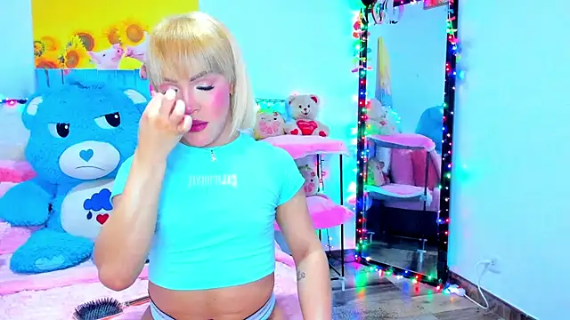 Candy Candy   online show from May 26, 2026, 2:24 pm
