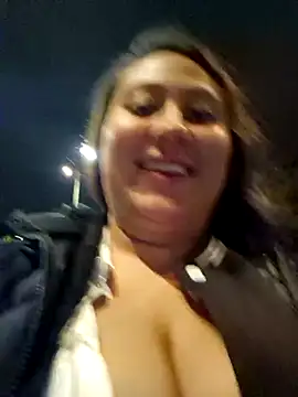 Snapshot of Celeem_ chatting on December 25, 2024, 4:22 am Celeem online show from December 25, 2024, 4:22 am