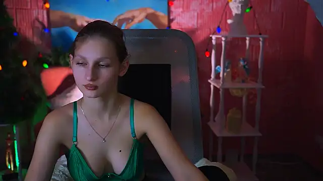 Snapshot of EllaHorton chatting on January 4, 2025, 10:27 am EllaHorton online show from January 4, 2025, 10:27 am