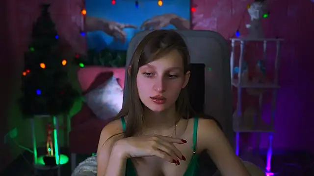 Snapshot of EllaHorton chatting on January 7, 2025, 11:37 am EllaHorton online show from January 7, 2025, 11:37 am