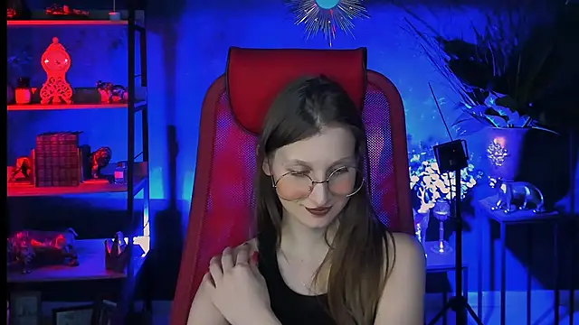 Snapshot of EllaHorton chatting on March 13, 2025, 8:43 pm EllaHorton online show from March 13, 2025, 8:43 pm