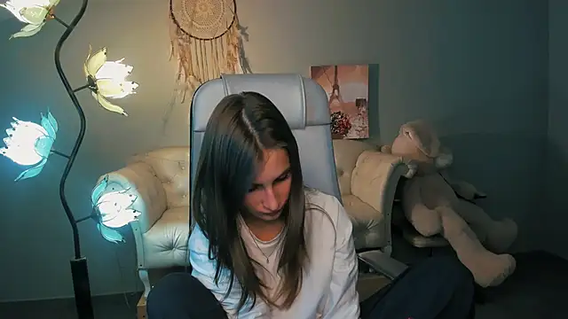 Snapshot of EllaHorton chatting on March 18, 2025, 7:10 pm EllaHorton online show from March 18, 2025, 7:10 pm