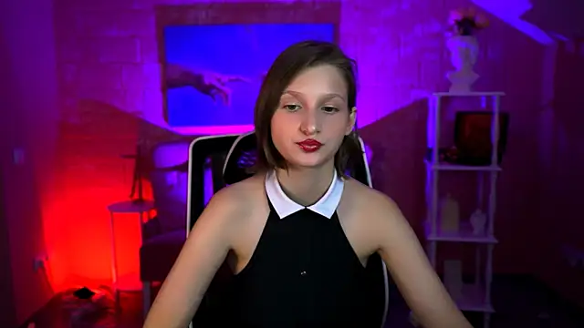 EllaHorton online show from July 6, 2026, 1:30 pm