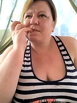 jusichka online show from March 22, 2025, 1:41 pm