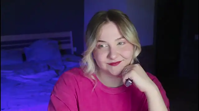 Snapshot of sensual_girrrl chatting on June 25, 2026, 12:43 am sensual girrrl online show from June 25, 2026, 12:43 am