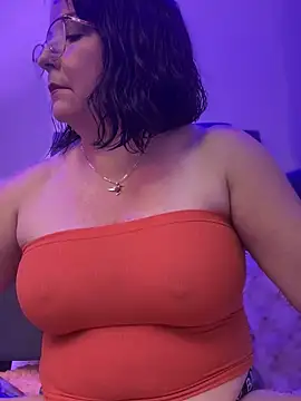 PaulinaSanders X online show from February 4, 2025, 6:49 pm