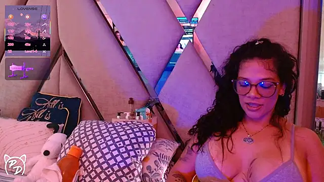 Snapshot of paula_daniela1 chatting on July 16, 2026, 9:43 pm paula daniela1 online show from July 16, 2026, 9:43 pm