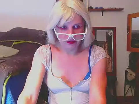 LorenJade online show from April 19, 2026, 9:52 am