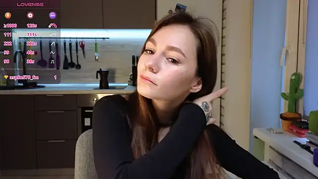 girl with snaketatto0 online show from March 23, 2025, 3:54 am