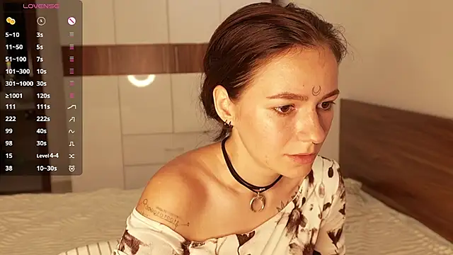 Snapshot of girl_with_snaketatto0 chatting on June 5, 2026, 2:07 am girl with snaketatto0 online show from June 5, 2026, 2:07 am