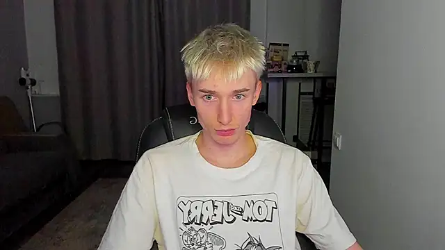 vibemygirl online show from September 21, 2025, 1:46 pm