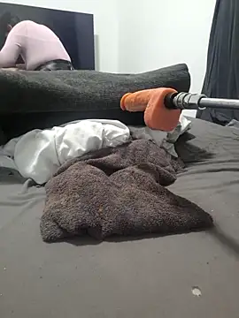 aprilexx online show from December 20, 2025, 2:57 pm