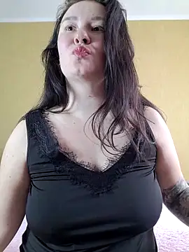 AlexaLexie online show from September 26, 2025, 7:01 am