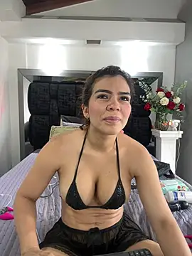 Arianna Jones1 online show from April 14, 2026, 4:24 pm