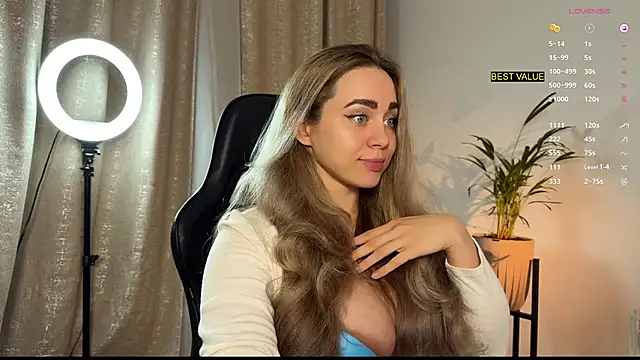 hotexclusive  online show from October 7, 2025, 7:33 pm