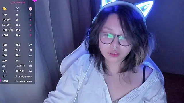 maydaykimmy online show from April 17, 2026, 10:13 pm