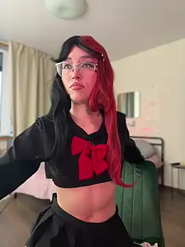 Evangeline Lawrence  online show from December 13, 2024, 12:50 pm