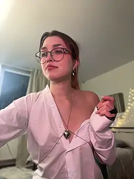 Evangeline Lawrence  online show from March 11, 2025, 5:02 pm