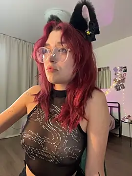 Evangeline Lawrence  online show from November 5, 2025, 5:46 pm