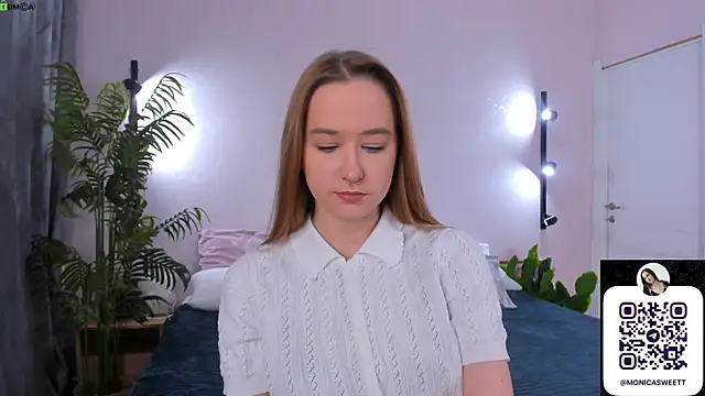 Snapshot of Sweett_Monica chatting on May 22, 2026, 1:02 am Sweett Monica online show from May 22, 2026, 1:02 am