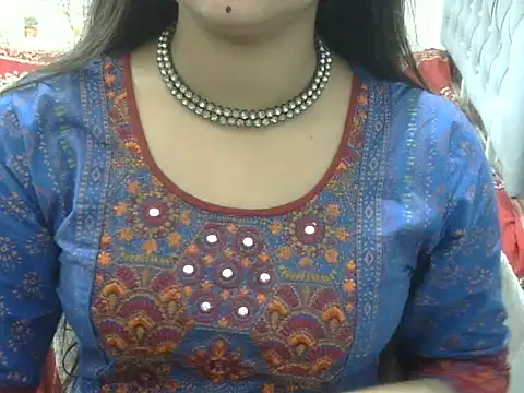 Horny desigirl online show from March 4, 2026, 5:08 pm