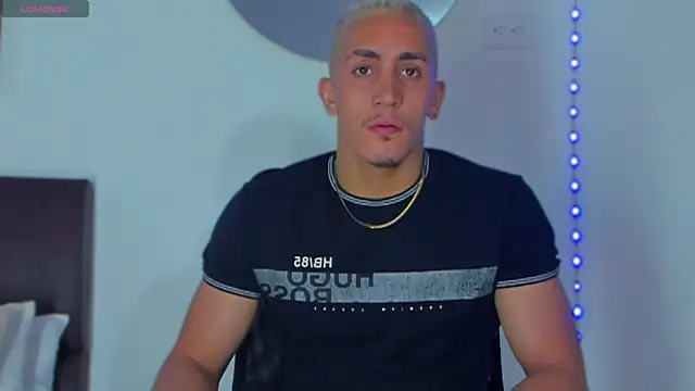 MikeRoss7777 online show from January 26, 2025, 1:09 am