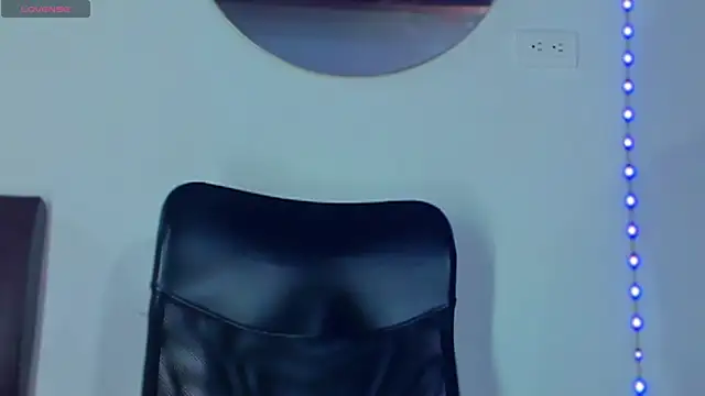 MikeRoss7777 online show from February 6, 2025, 3:16 am