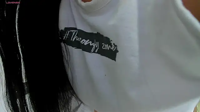 andrea osorio  online show from February 16, 2025, 3:27 pm