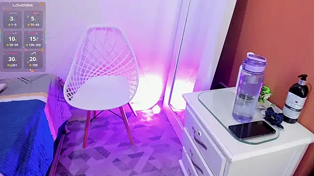 andrea osorio  online show from November 13, 2025, 11:42 am