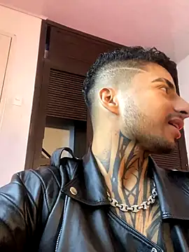 JuanCamiilo 66 online show from December 14, 2025, 3:34 am