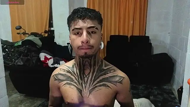 Snapshot of JuanCamiilo_66 chatting on May 10, 2026, 2:39 am JuanCamiilo 66 online show from May 10, 2026, 2:39 am