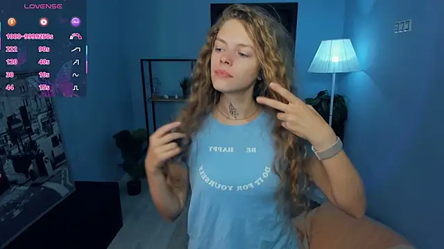 RayaNenlia online show from September 28, 2025, 5:02 am