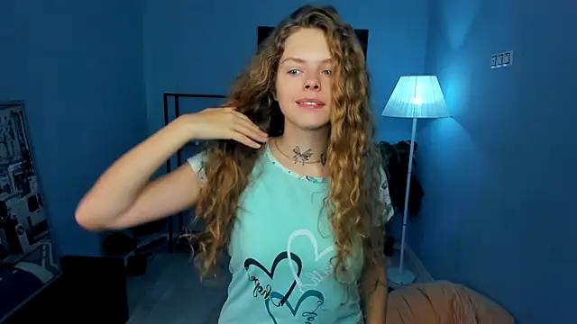 RayaNenlia online show from October 19, 2025, 5:08 am