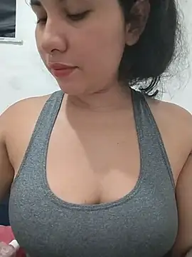 Yara0k online show from April 4, 2026, 10:51 pm