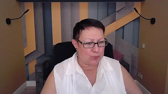 BarbaraTurners online show from November 14, 2025, 7:45 pm