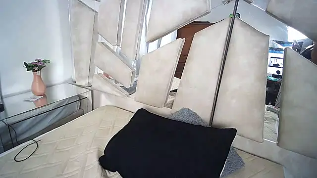 Natalyefoster online show from January 29, 2025, 10:11 pm