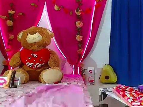 natashakissess online show from October 16, 2025, 3:57 pm