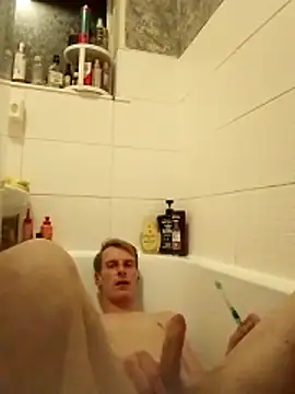 Mrleitenant online show from December 2, 2025, 7:20 pm