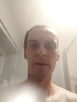 Mrleitenant online show from December 15, 2025, 10:36 pm