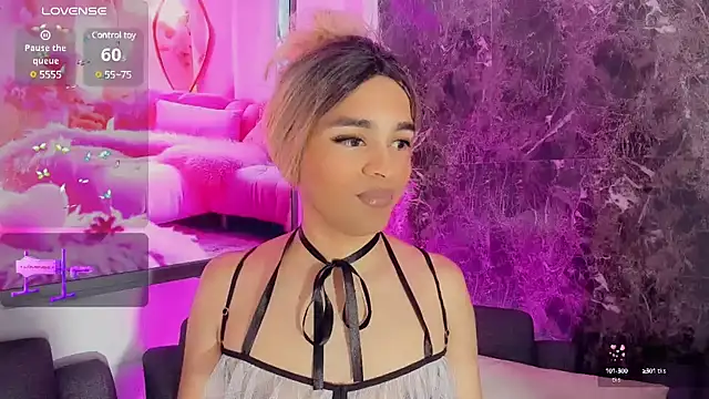 Emmaa Saenz  online show from January 10, 2025, 6:09 am