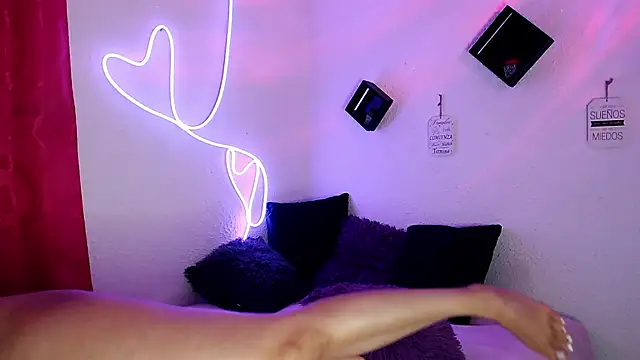 agatha lovee online show from March 7, 2025, 6:11 pm