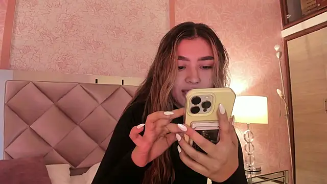 Arianavillada online show from December 4, 2025, 3:27 am