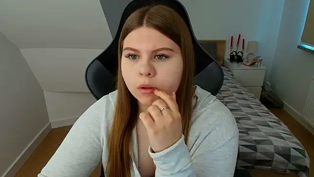 Snapshot of AbbyPleasure chatting on May 6, 2026, 9:47 am AbbyPleasure online show from May 6, 2026, 9:47 am